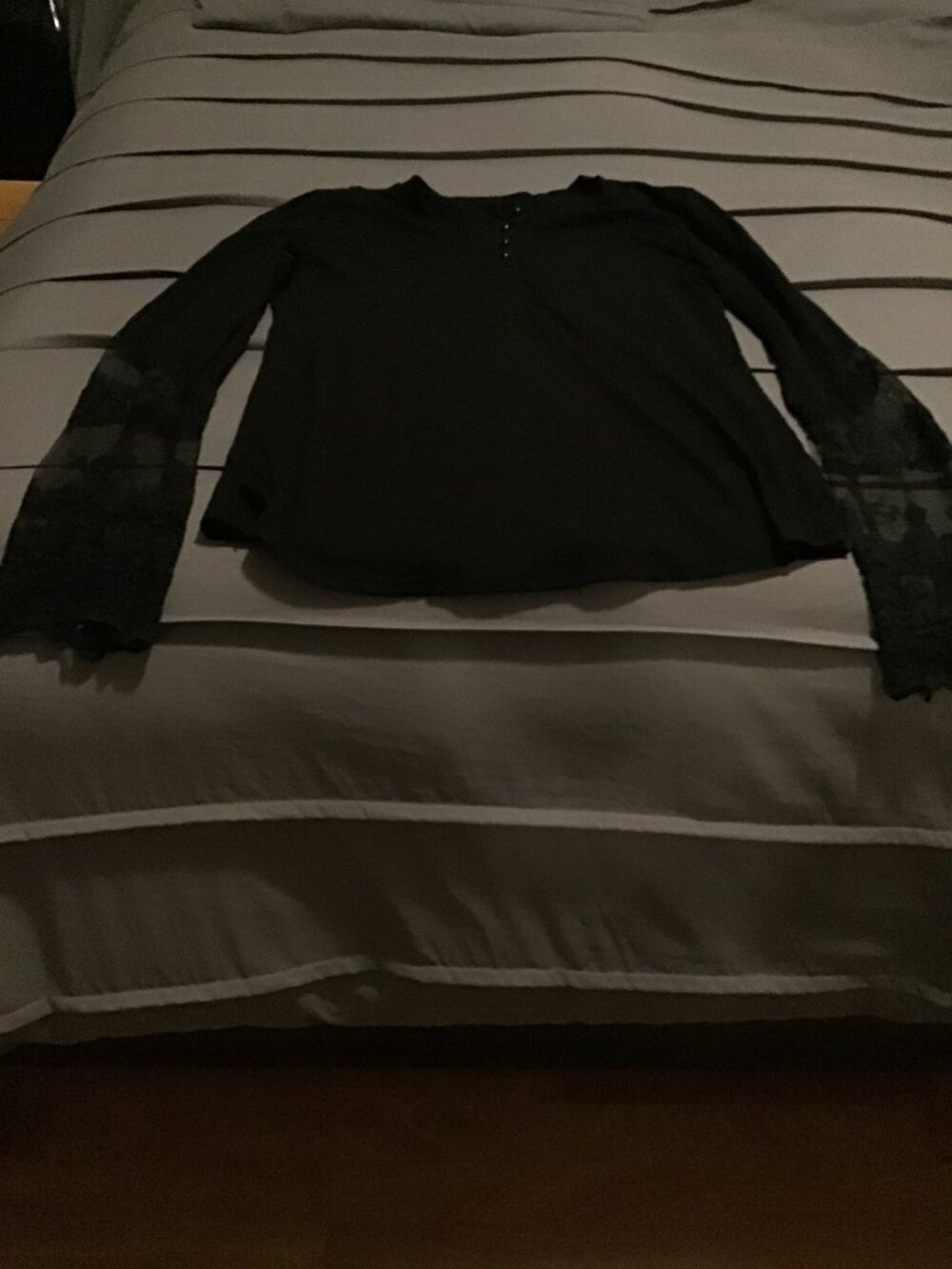 Women's XL Black Long Sleeve Lace Sleeve & Back Blouse